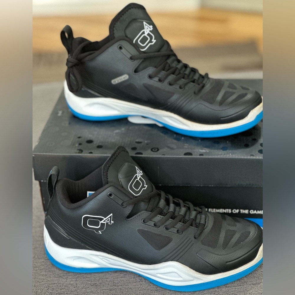 NWB Men’s Q4 Black Aster Sports Specialist Basketball Sneakers